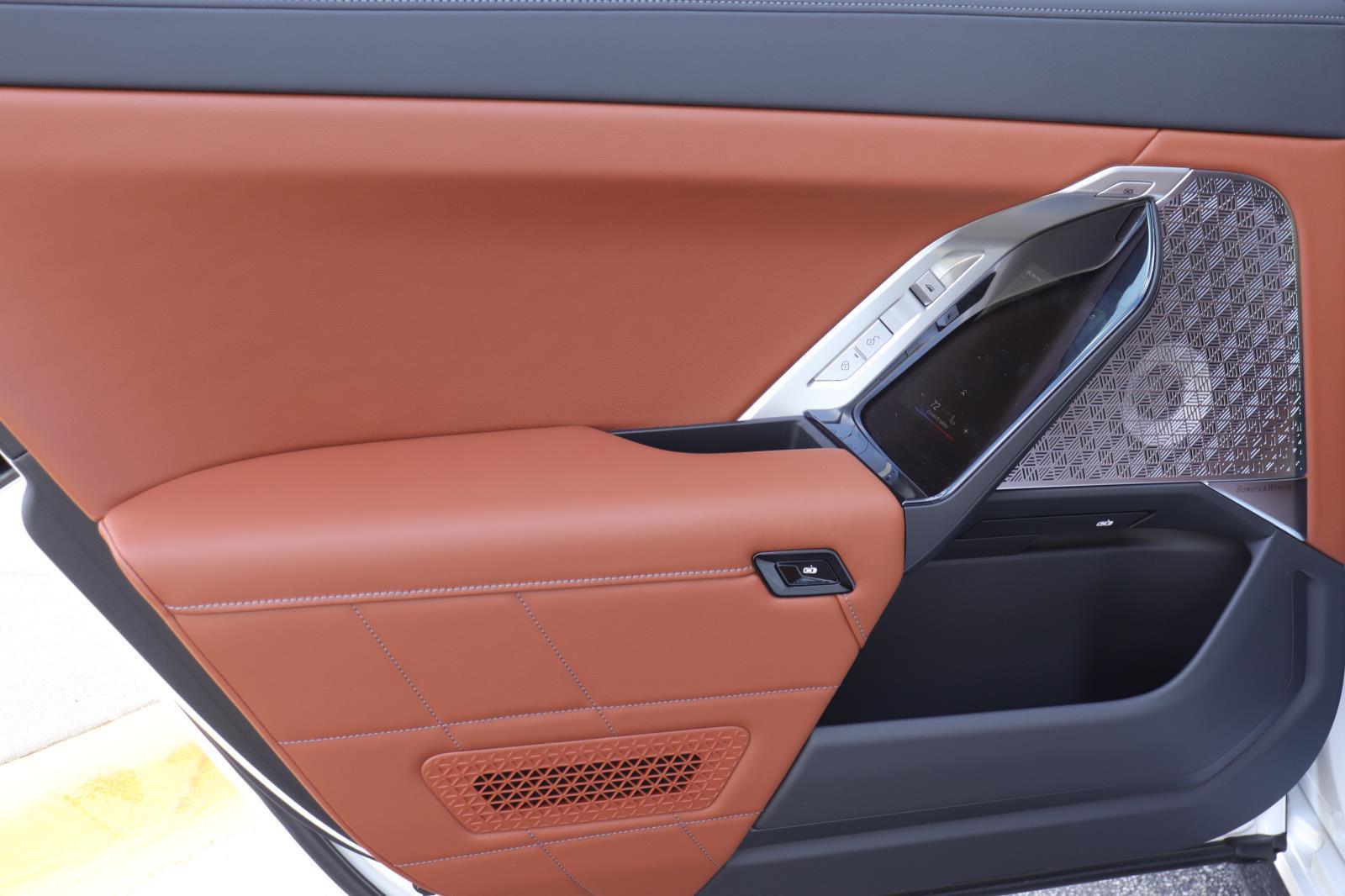2026 BMW 7 Series 760i - Photo 12