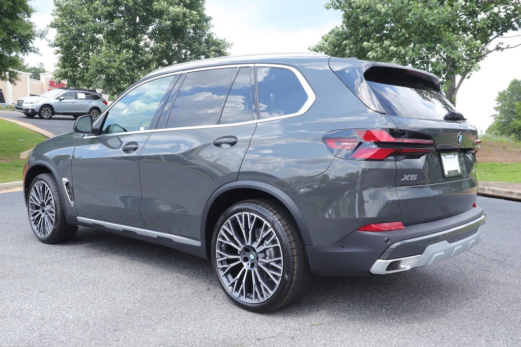 New 2026 BMW X5 sDrive40i Sports Activity Vehicle