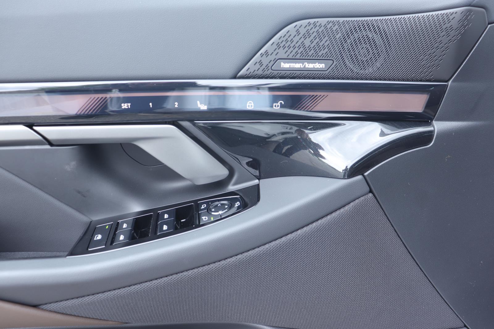 2027 BMW 5 Series 530i - Photo 22