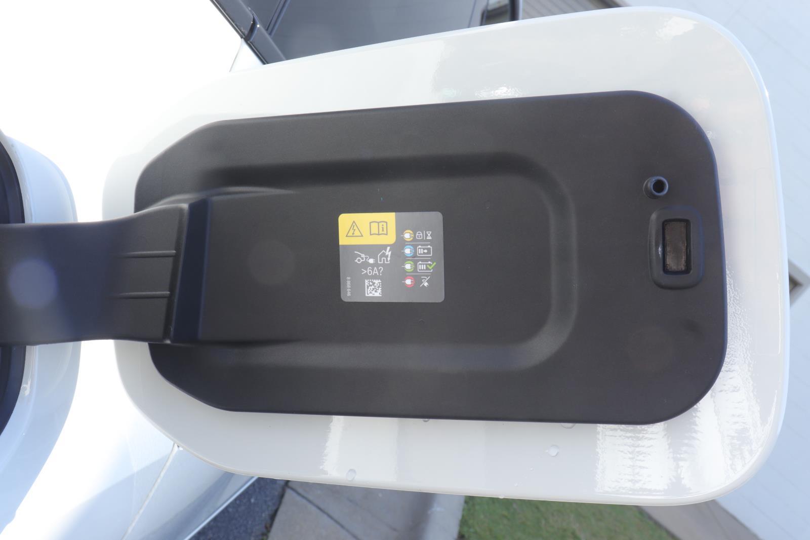 2026 BMW iX 60 - Photo 10