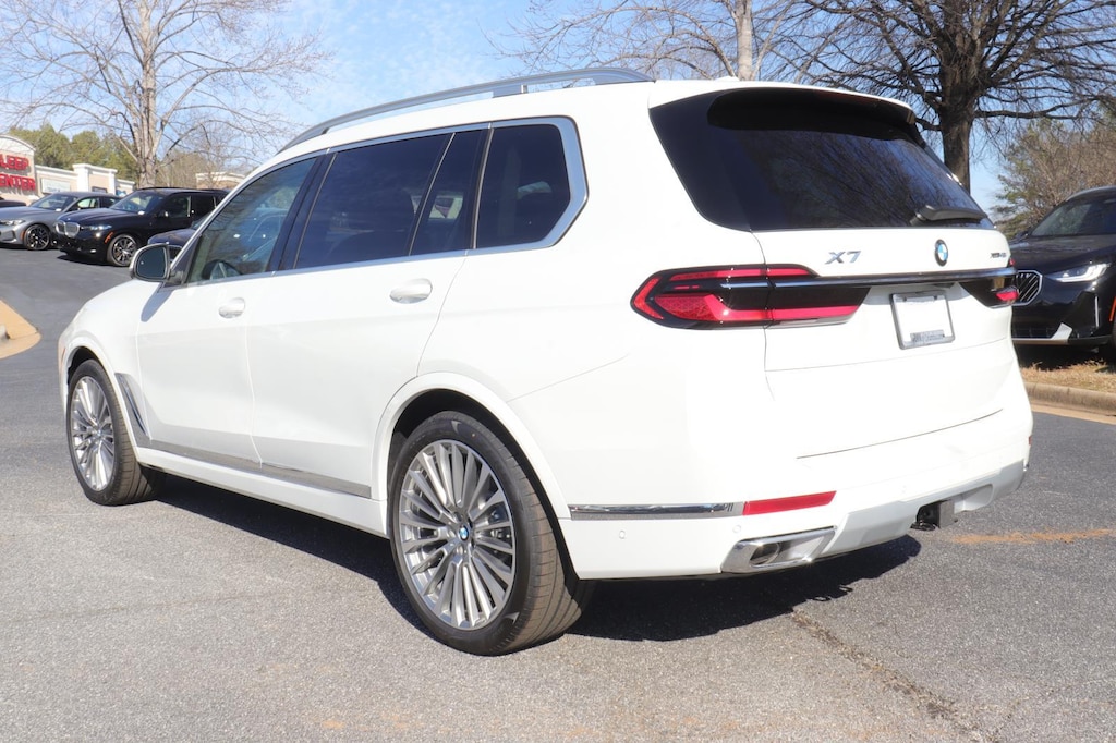 New 2026 BMW X7 xDrive40i Sports Activity Vehicle