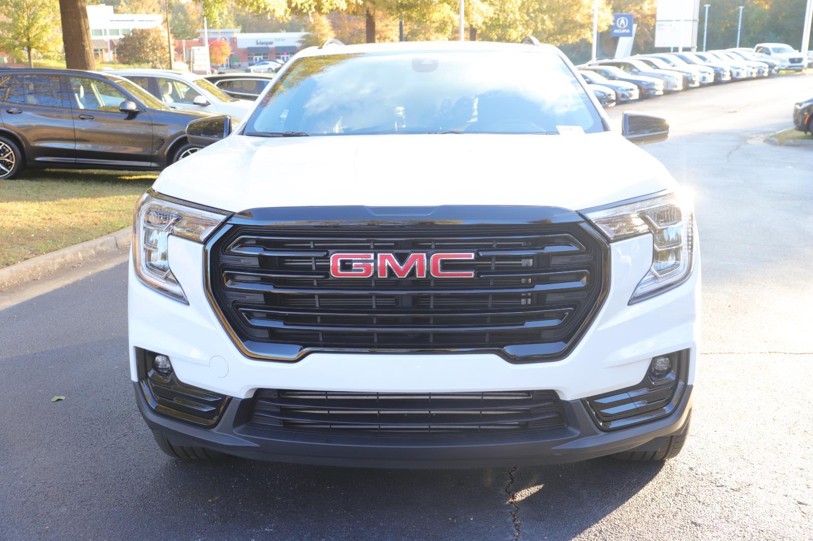 2024 Gmc Terrain SLT photo 2