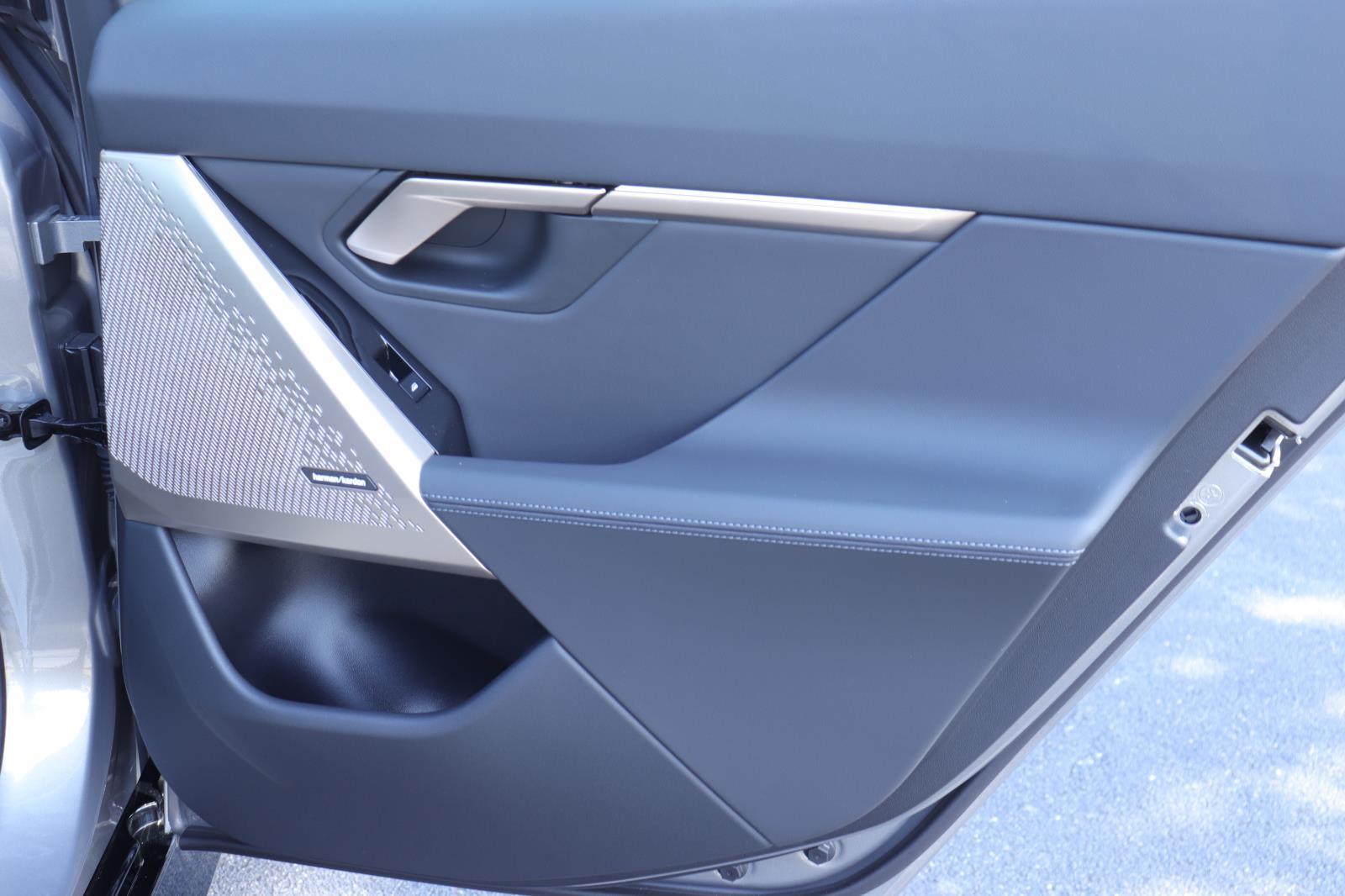2027 BMW 5 Series 530i - Photo 18