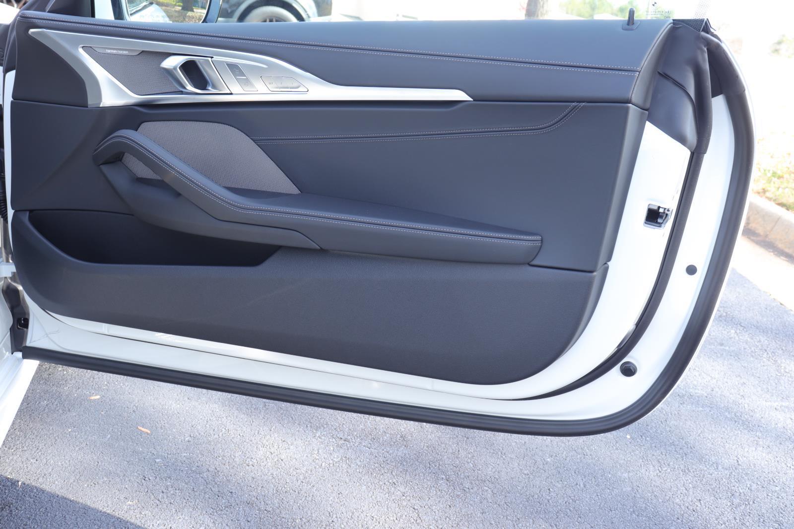 2025 BMW 8 Series 840i - Photo 16