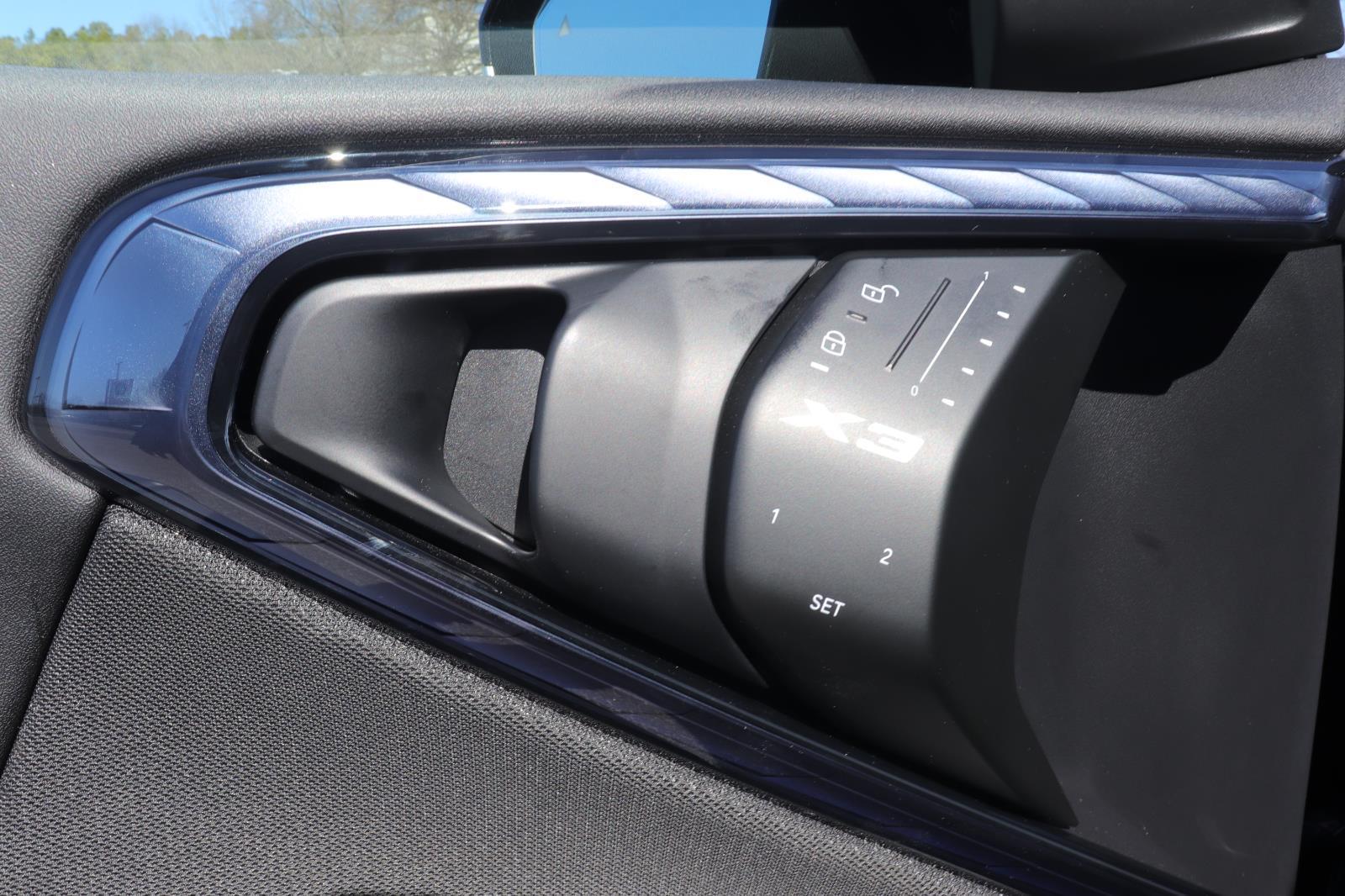 2025 BMW X3 30 - Photo 24