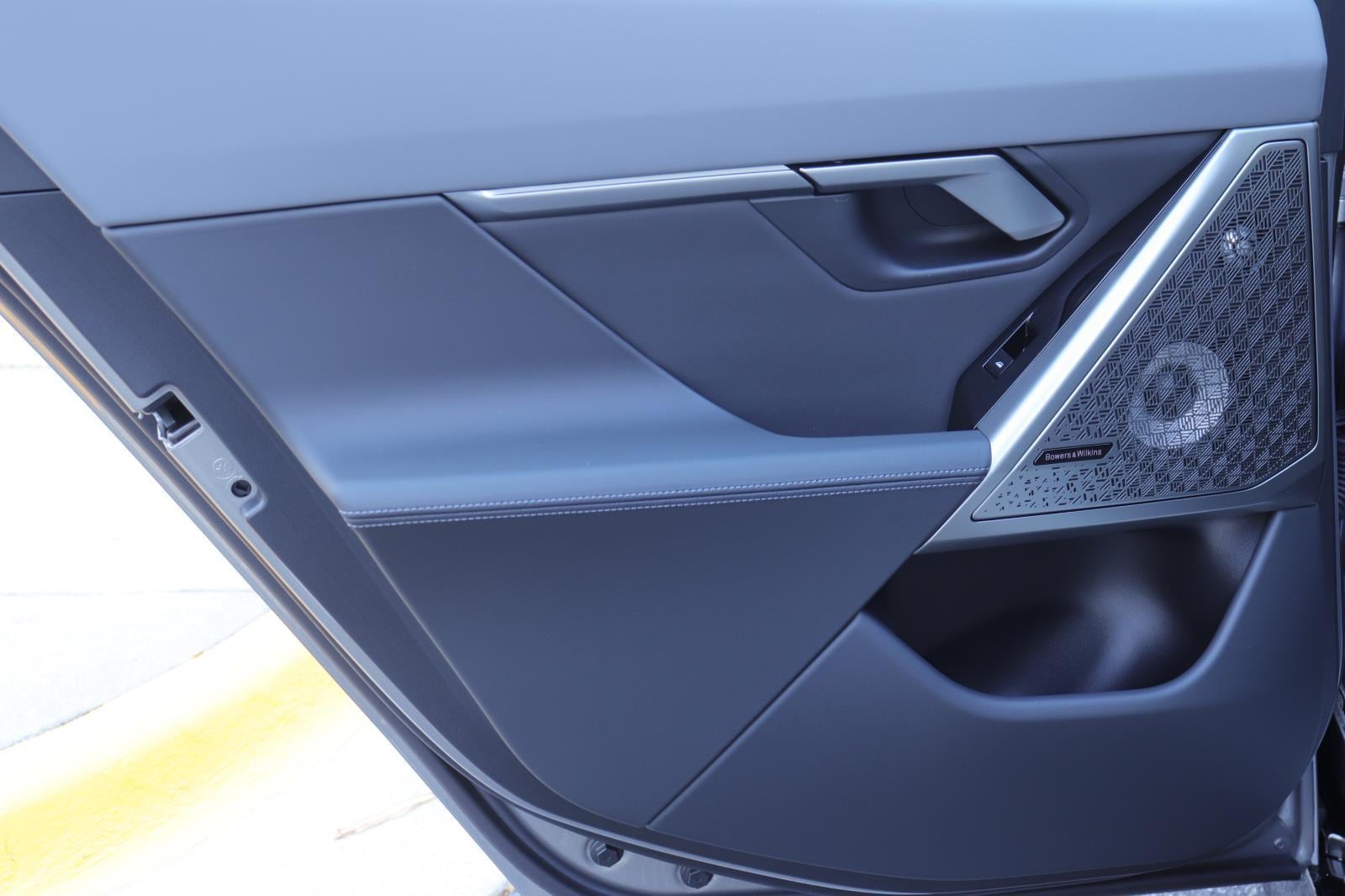 2026 BMW 5 Series 550e - Photo 14