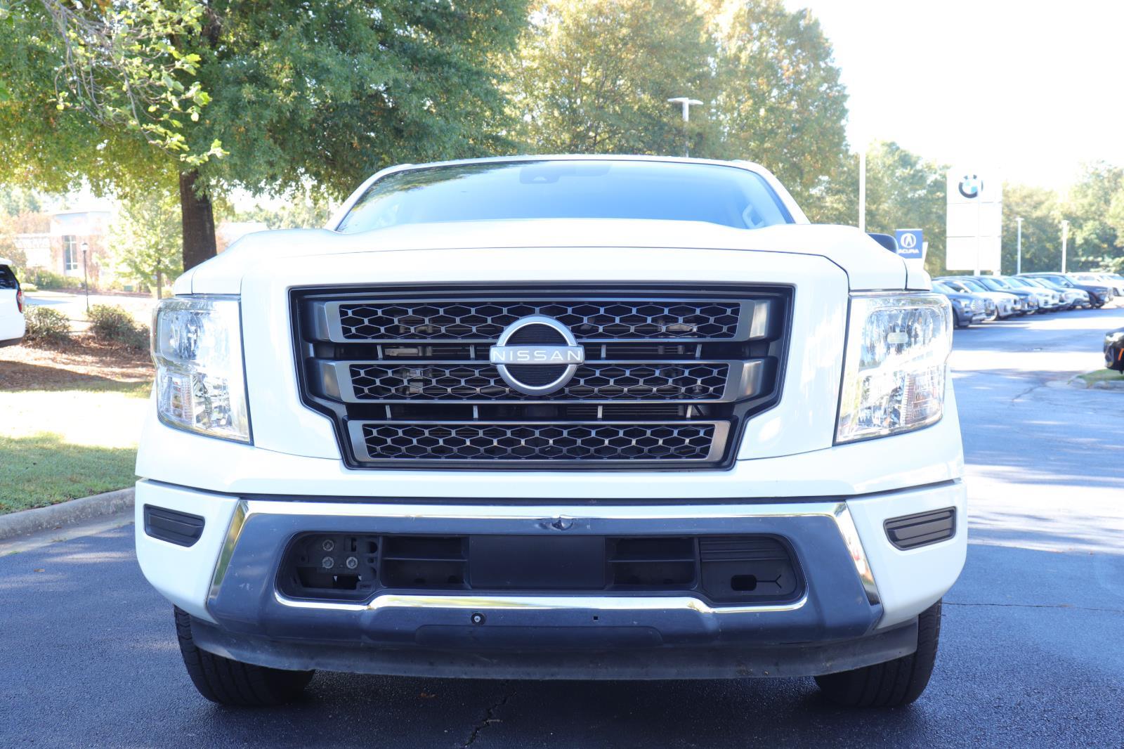 2023 Nissan Titan SV photo 2