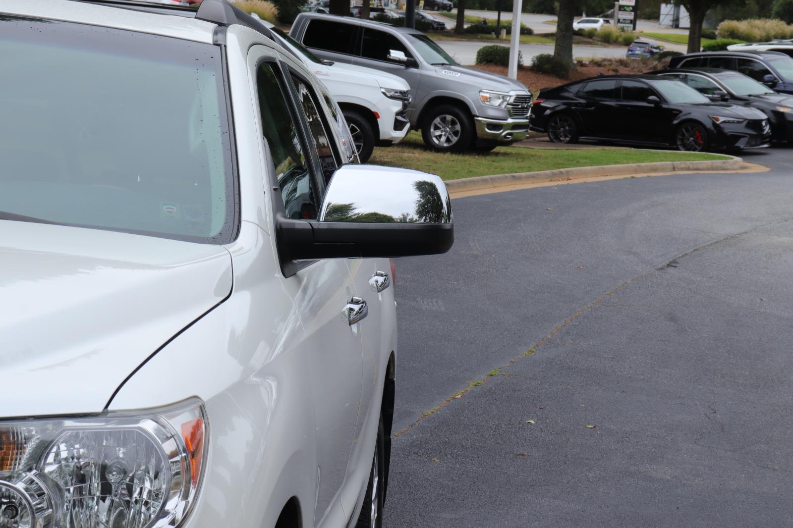 2014 Toyota Sequoia Platinum photo 4