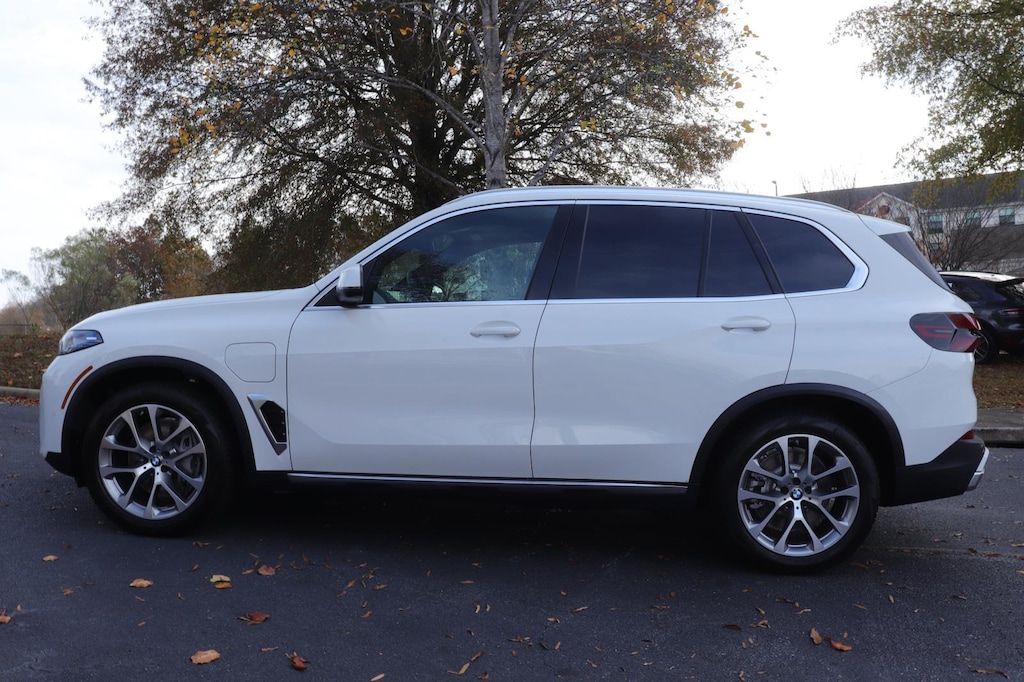 New 2026 BMW X5 xDrive50e Sports Activity Vehicle