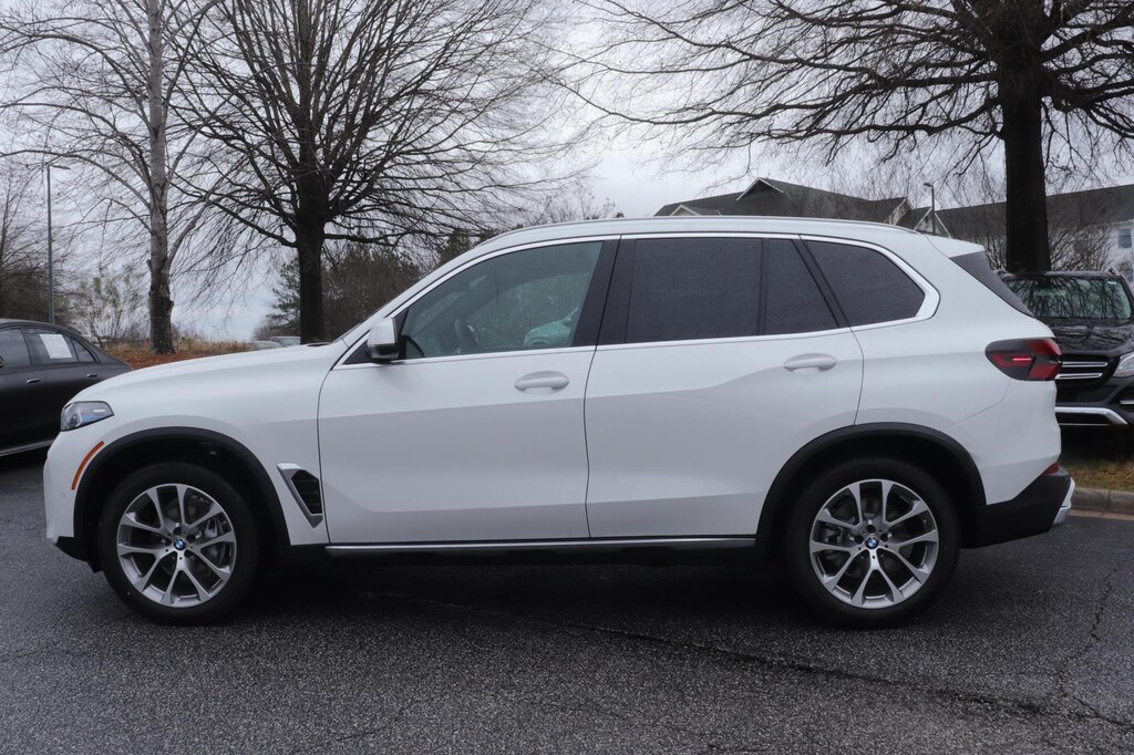 New 2026 BMW X5 sDrive40i Sports Activity Vehicle