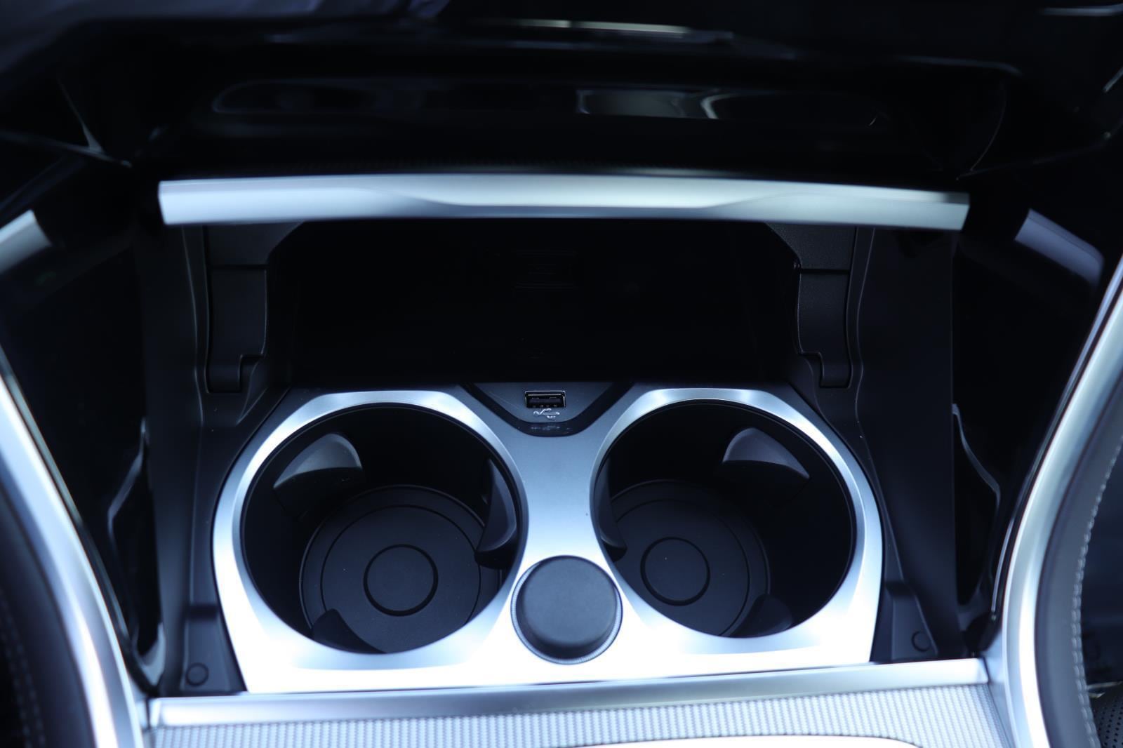 2025 BMW 8 Series 840i - Photo 36