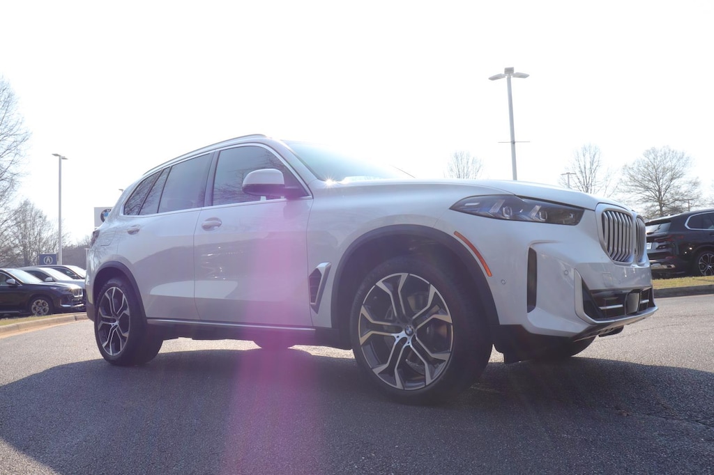 New 2026 BMW X5 sDrive40i Sports Activity Vehicle