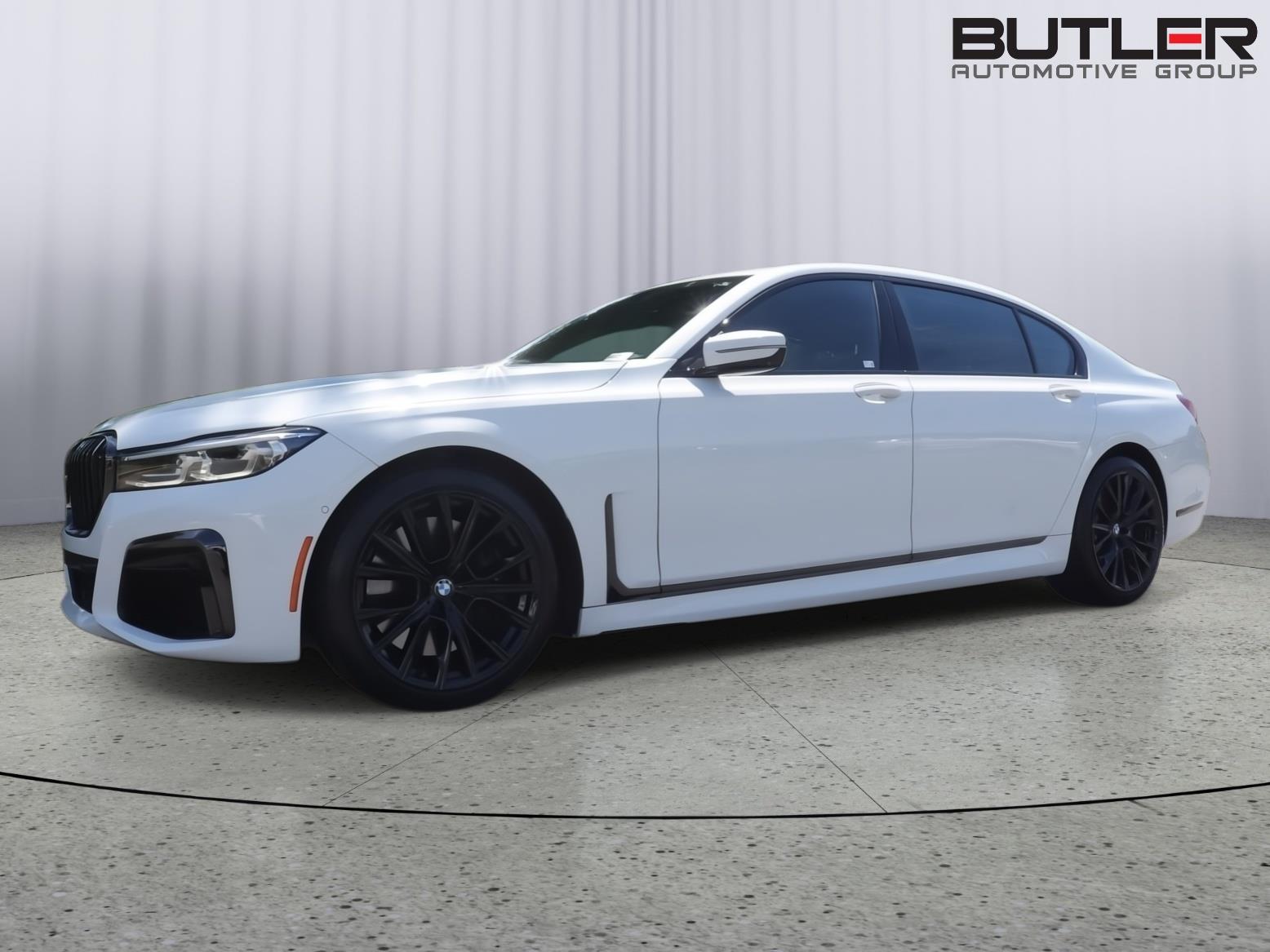 2022 BMW 7 Series 740i's photo