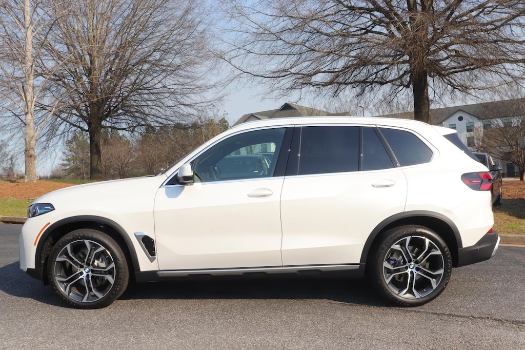 New 2026 BMW X5 sDrive40i Sports Activity Vehicle