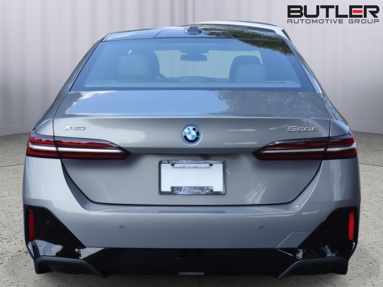 2026 BMW 5 Series 550e - Photo 6