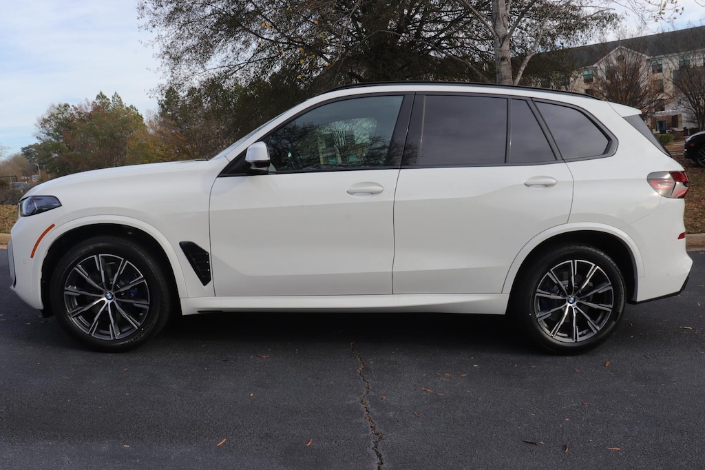 New 2026 BMW X5 xDrive40i Sports Activity Vehicle