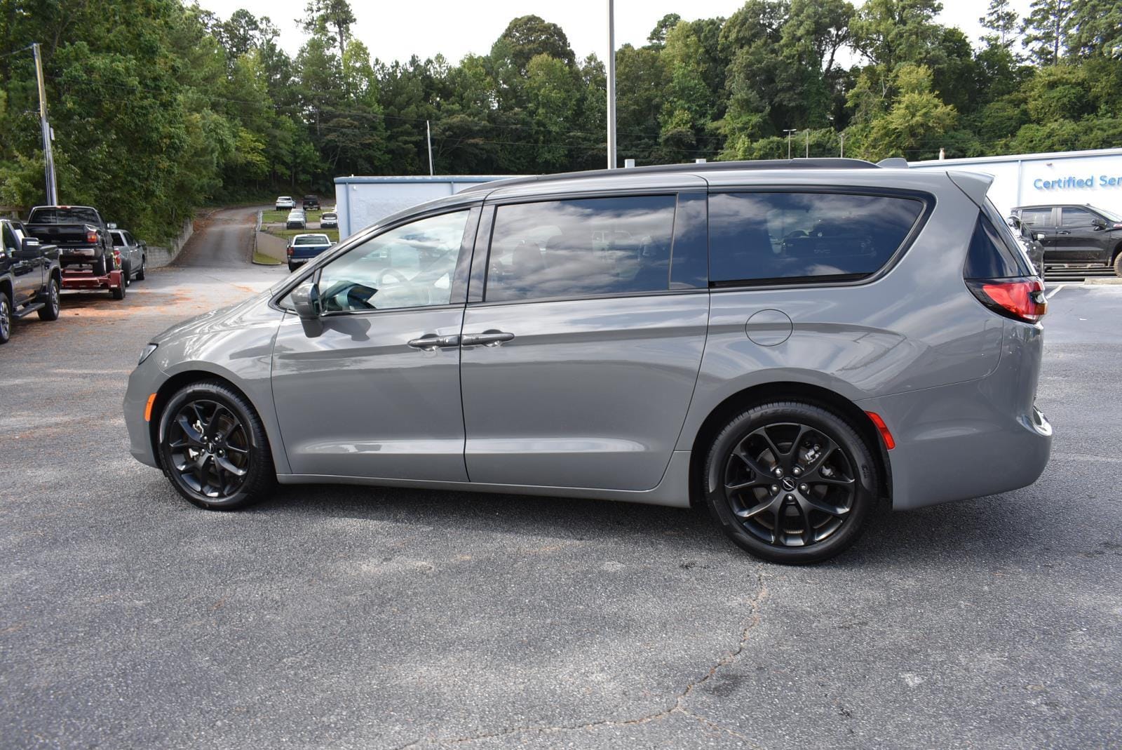 Used 2022 Chrysler Pacifica Touring L with VIN 2C4RC1BG8NR225794 for sale in Columbus, GA