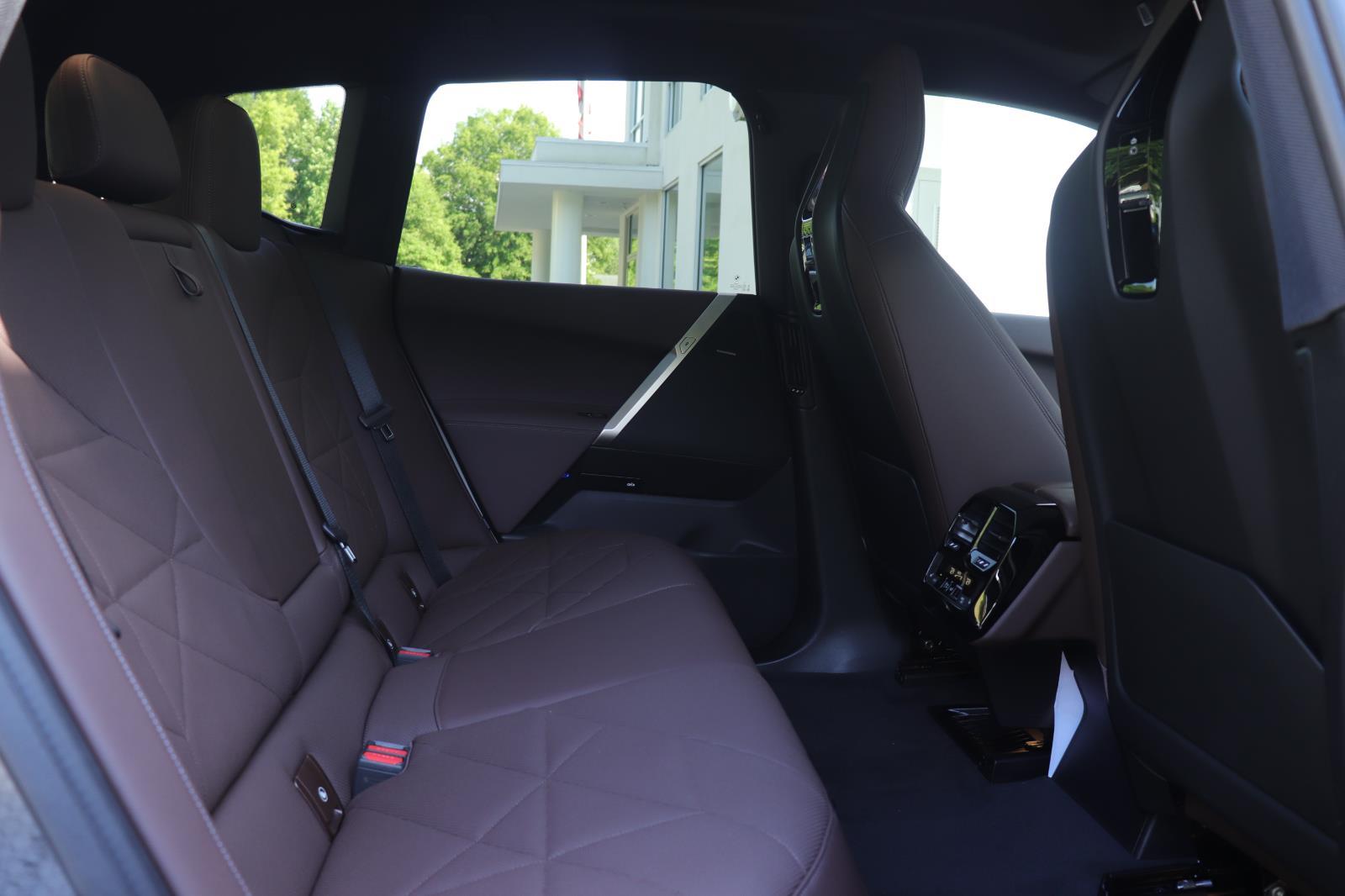 2026 BMW iX 60 - Photo 21