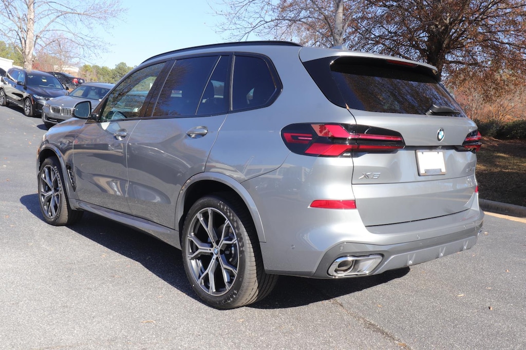 New 2026 BMW X5 sDrive40i Sports Activity Vehicle