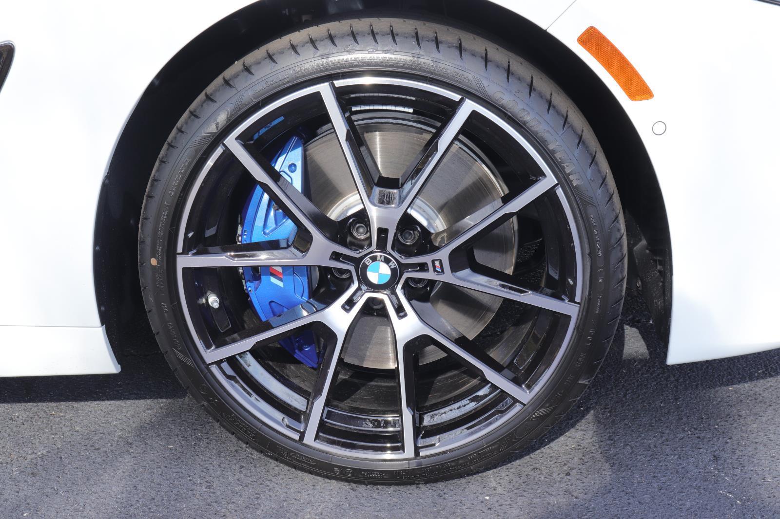 2025 BMW 8 Series 840i - Photo 40