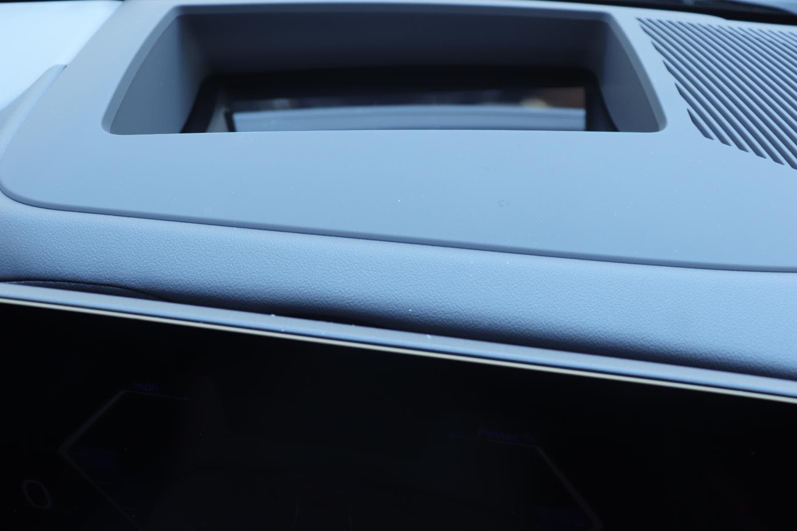 2026 BMW 5 Series 550e - Photo 28