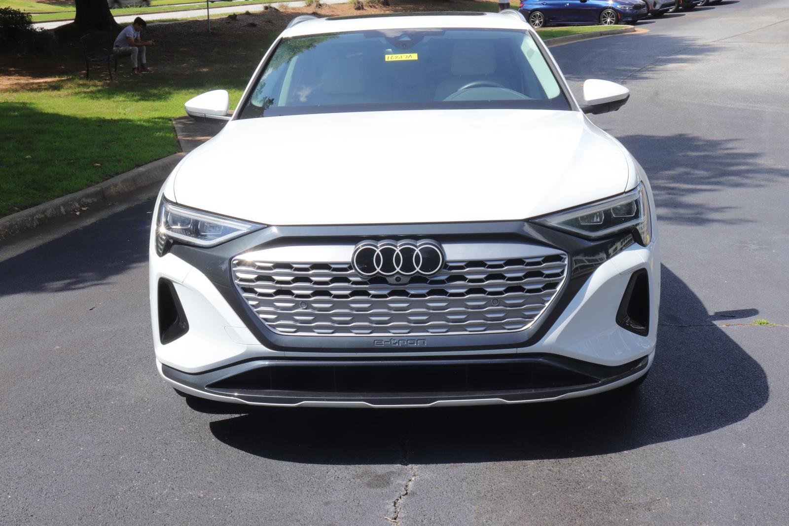 2024 Audi Q8 E-tron Premium Plus photo 3