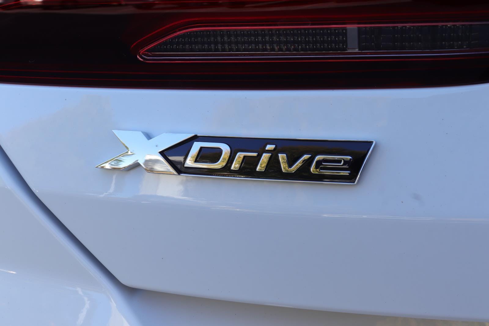 2026 BMW 8 Series M850i - Photo 10