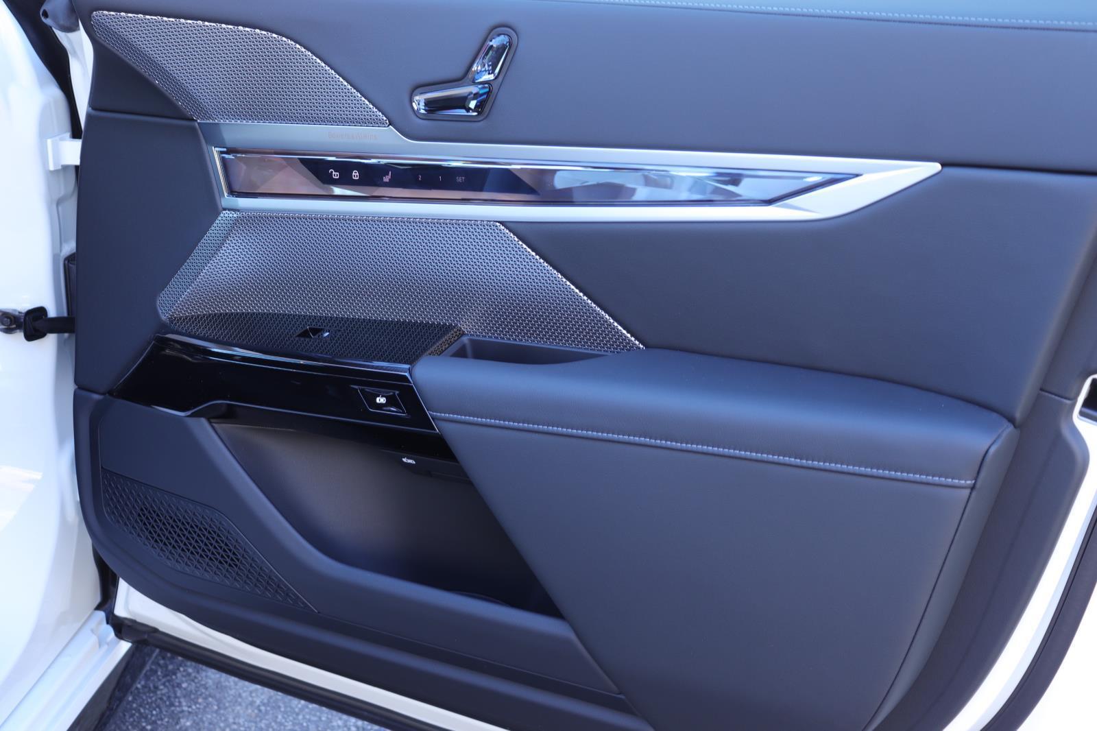 2026 BMW 7 Series 760i - Photo 18