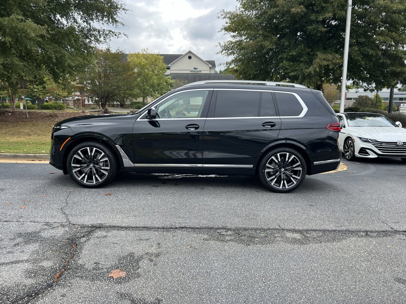 Used 2024 BMW X7 40i with VIN 5UX23EM01R9U21062 for sale in Columbus, GA