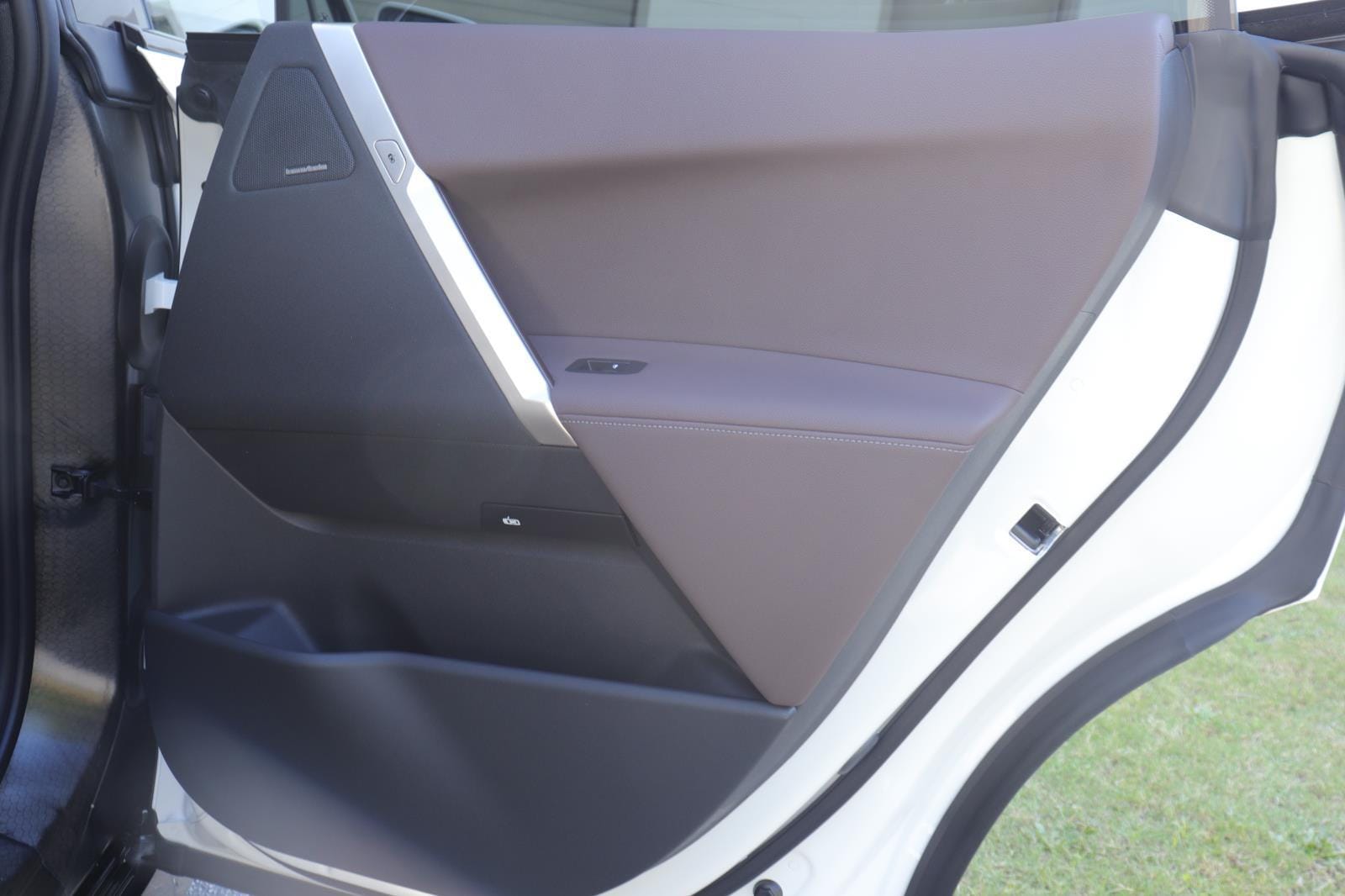 2026 BMW iX 60 - Photo 20