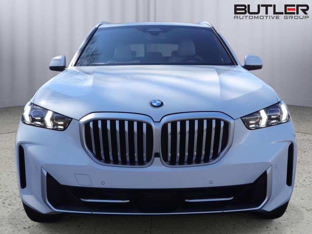 New 2026 BMW X5 sDrive40i Sports Activity Vehicle