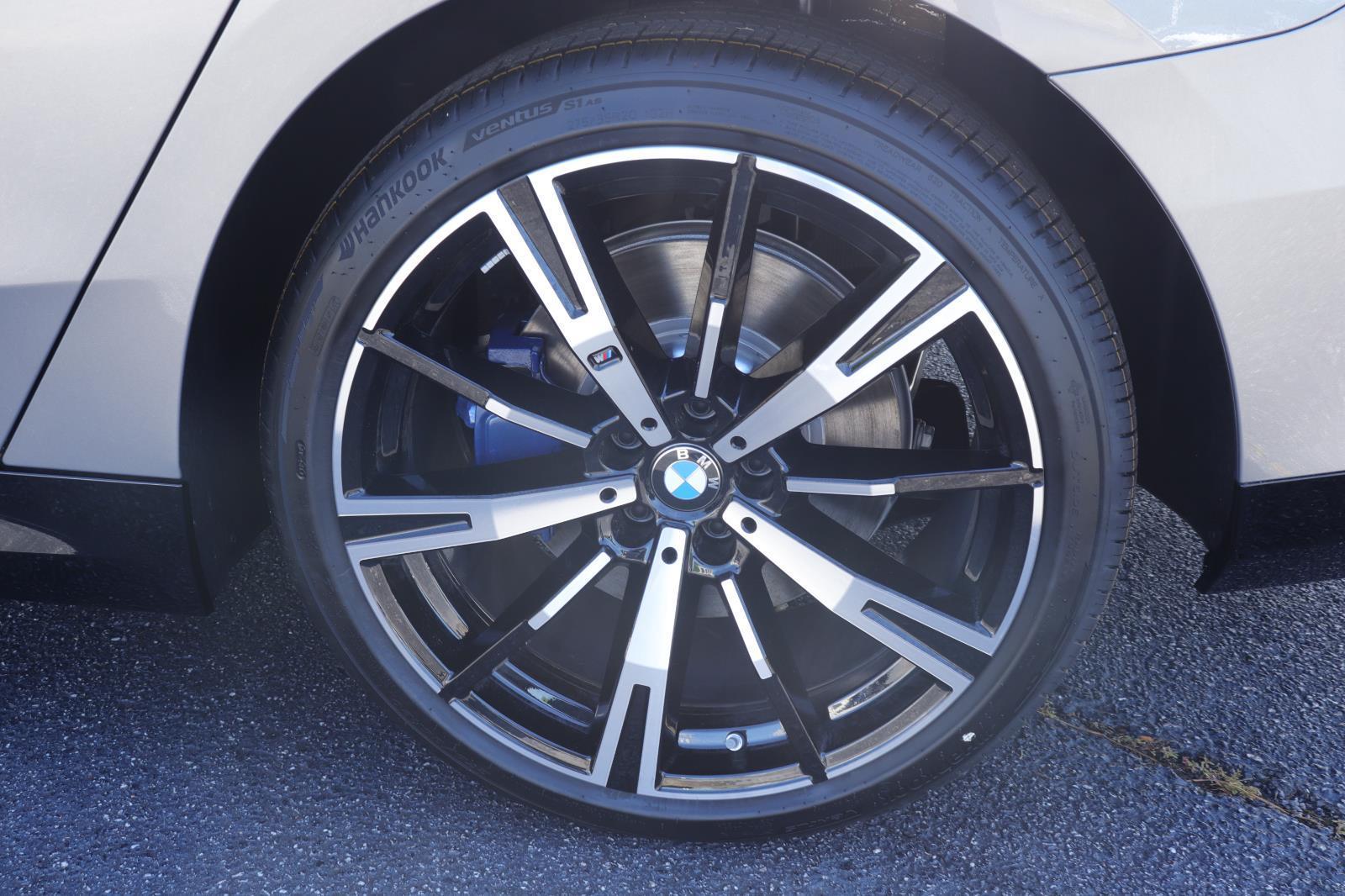 2027 BMW 5 Series 530i - Photo 38