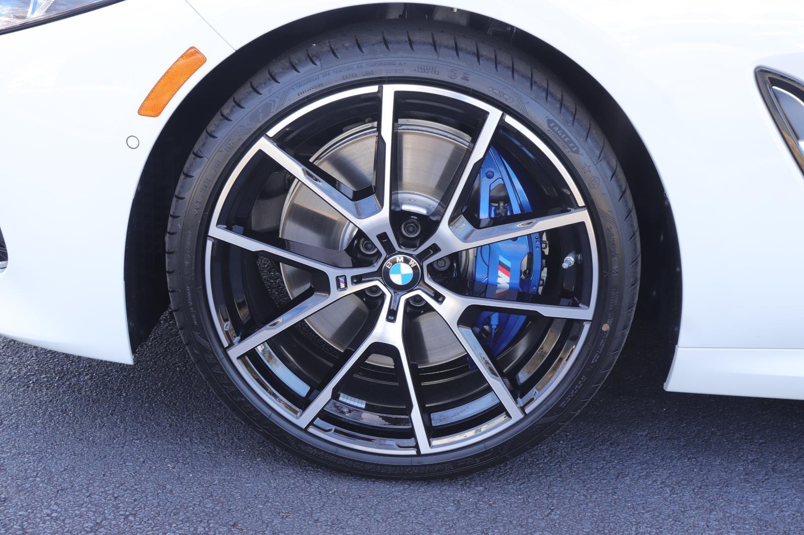 2025 BMW 8 Series 840i - Photo 38