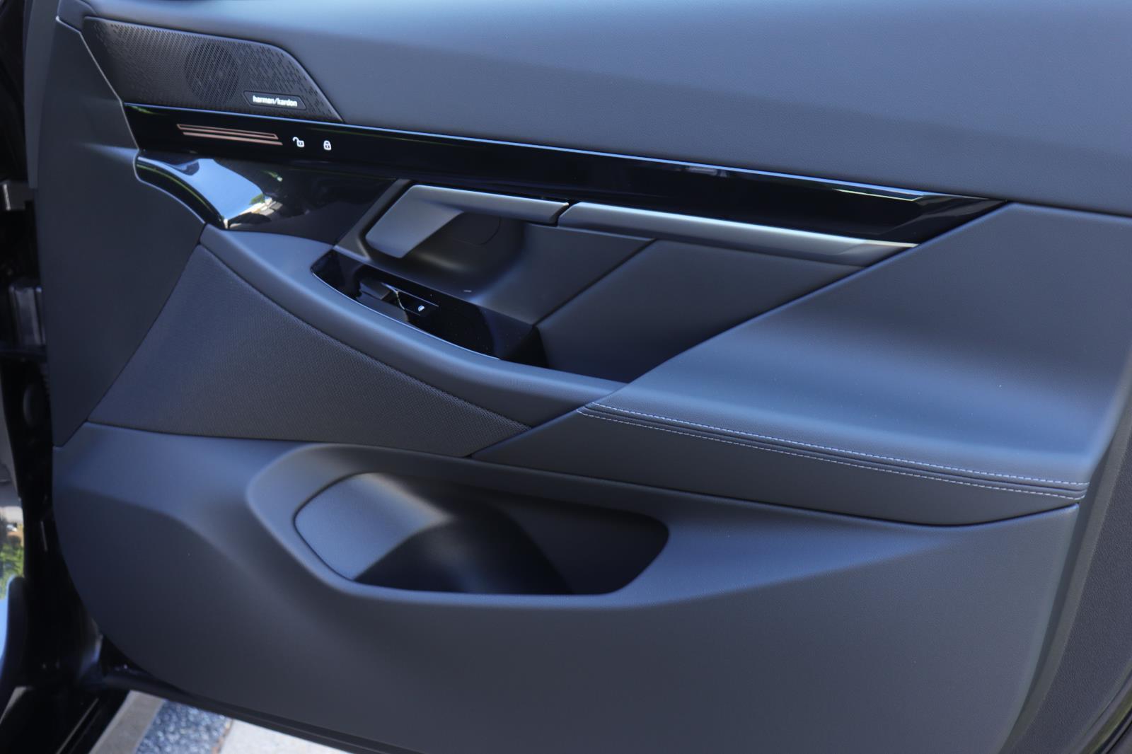 2026 BMW 5 Series 530i - Photo 15