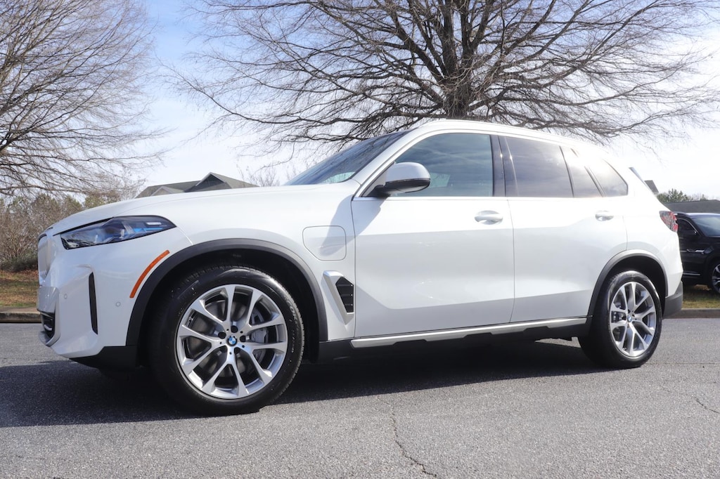 New 2026 BMW X5 xDrive50e Sports Activity Vehicle