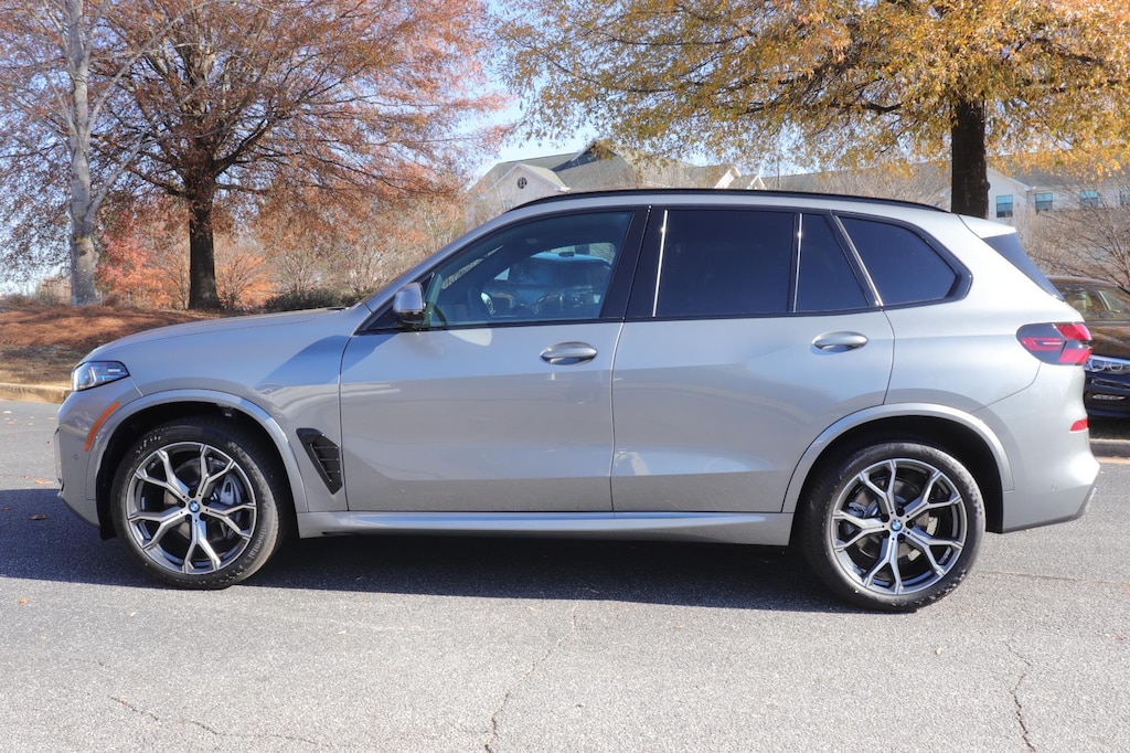 New 2026 BMW X5 sDrive40i Sports Activity Vehicle