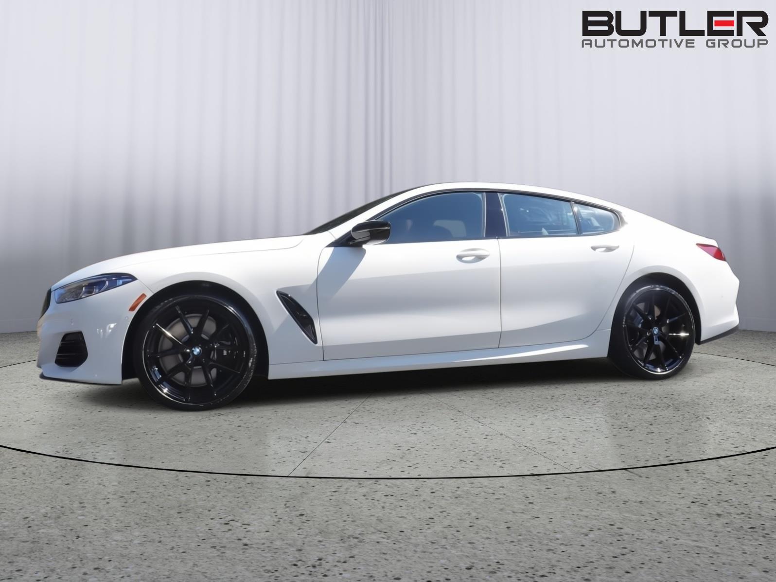 2026 BMW 8 Series M850i - Photo 42
