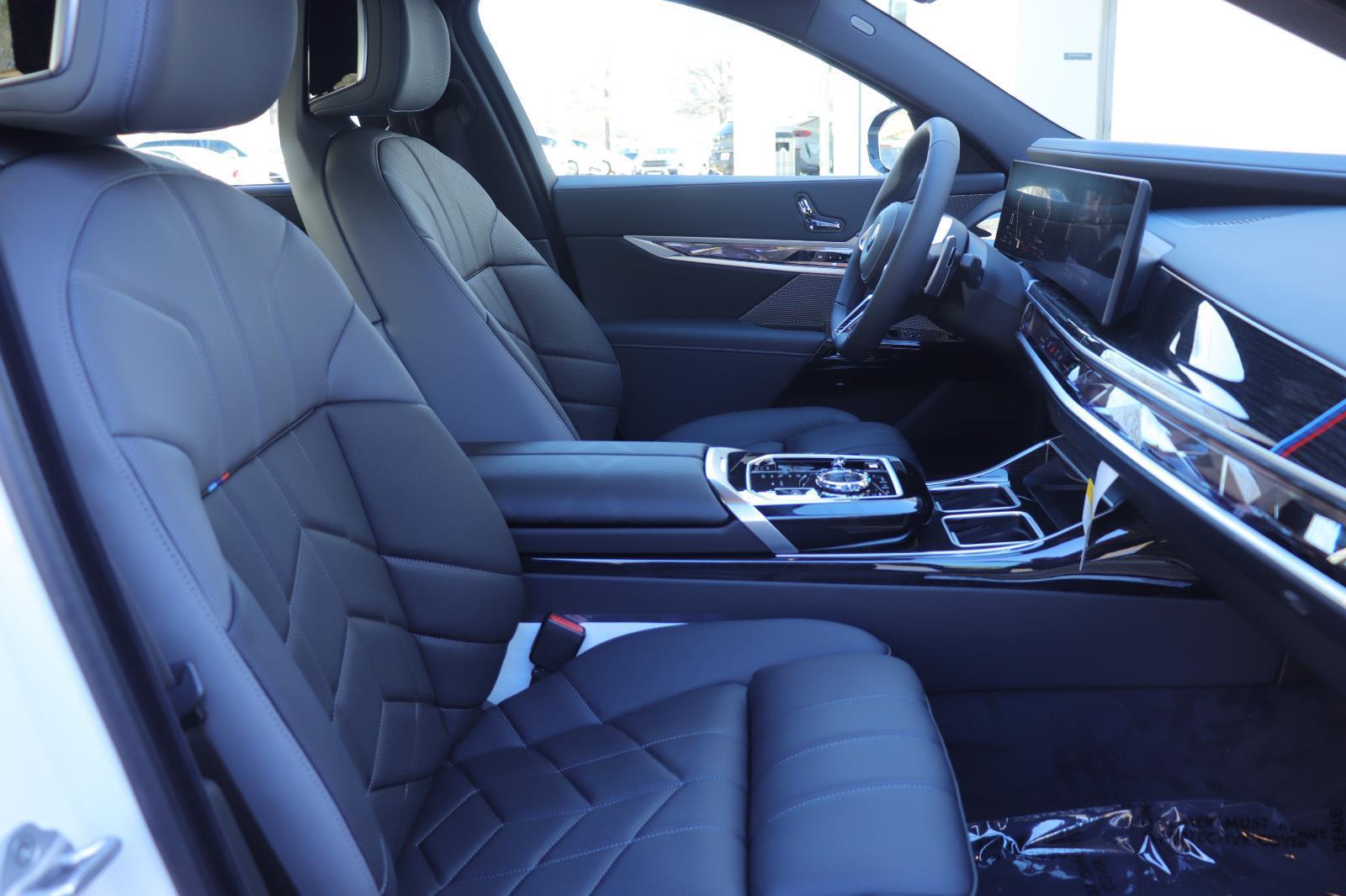 2026 BMW 7 Series 760i - Photo 19