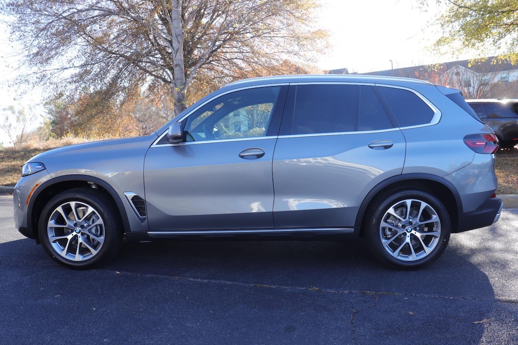 New 2026 BMW X5 xDrive40i Sports Activity Vehicle