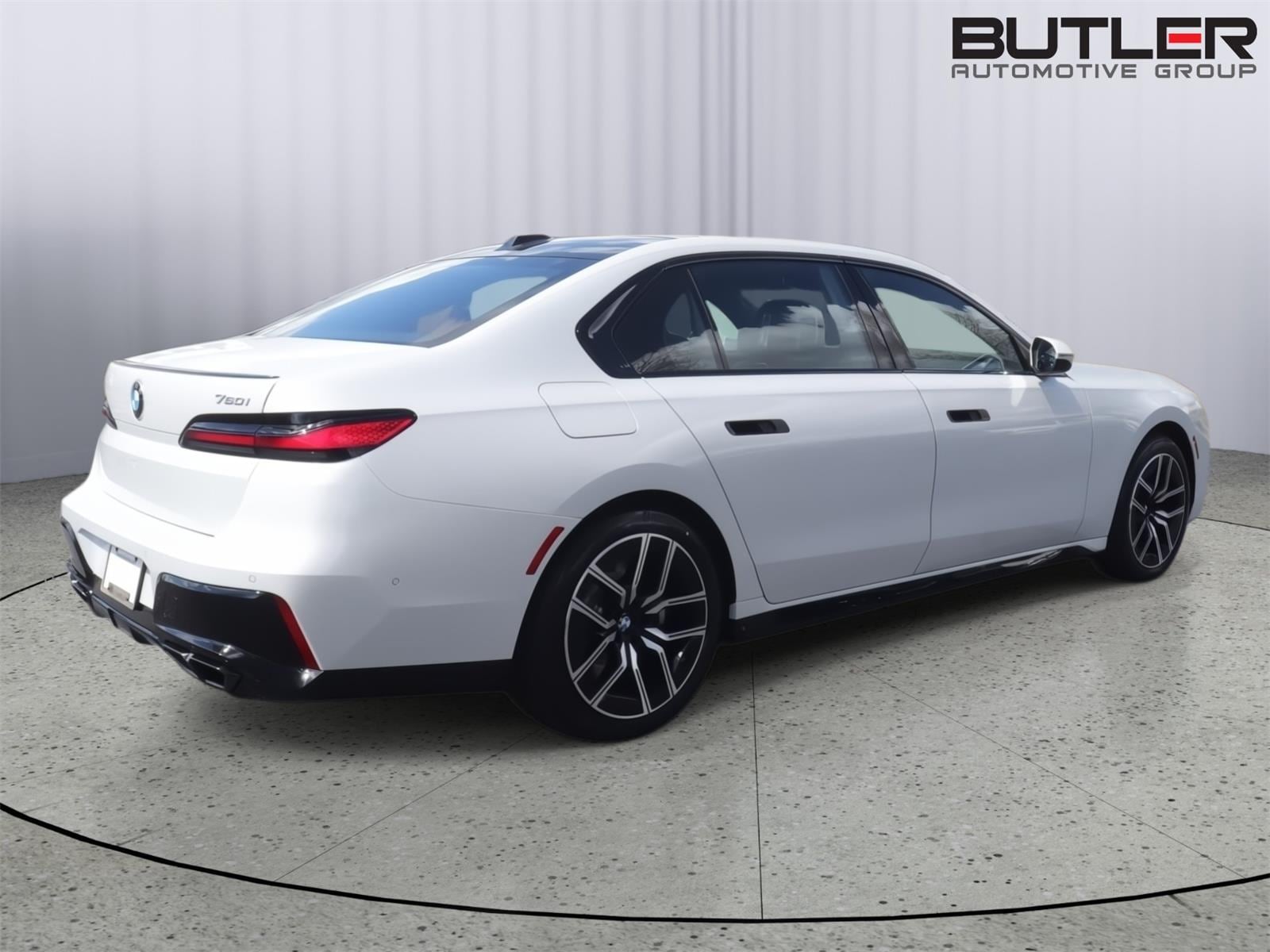2026 BMW 7 Series 760i - Photo 7