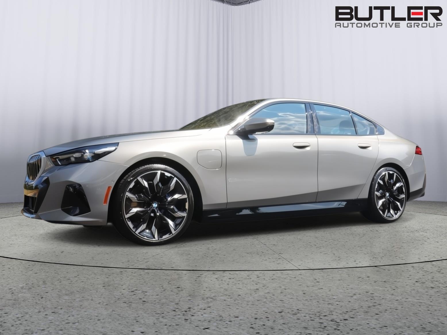 2026 BMW 5 Series 550e xDrive Sedan's photo