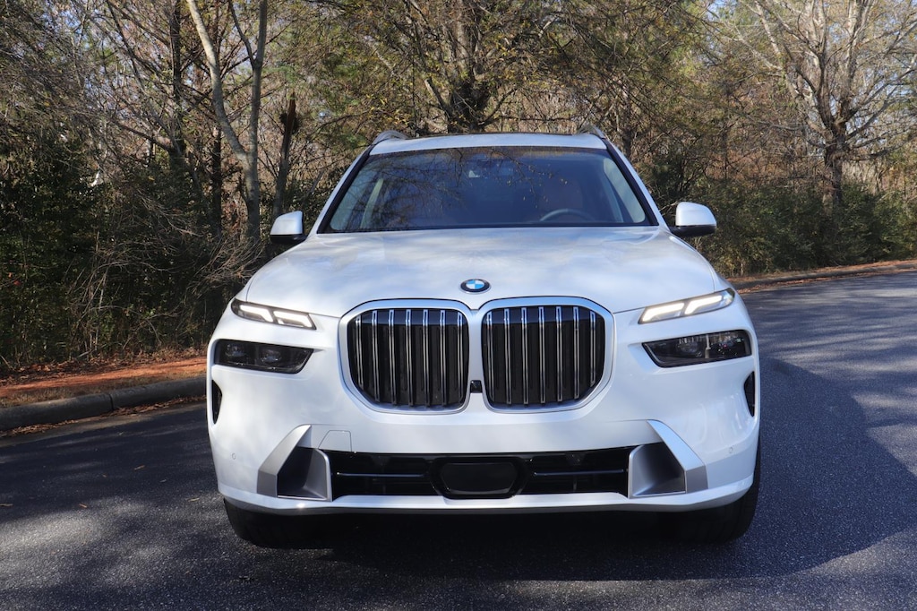 New 2026 BMW X7 xDrive40i Sports Activity Vehicle