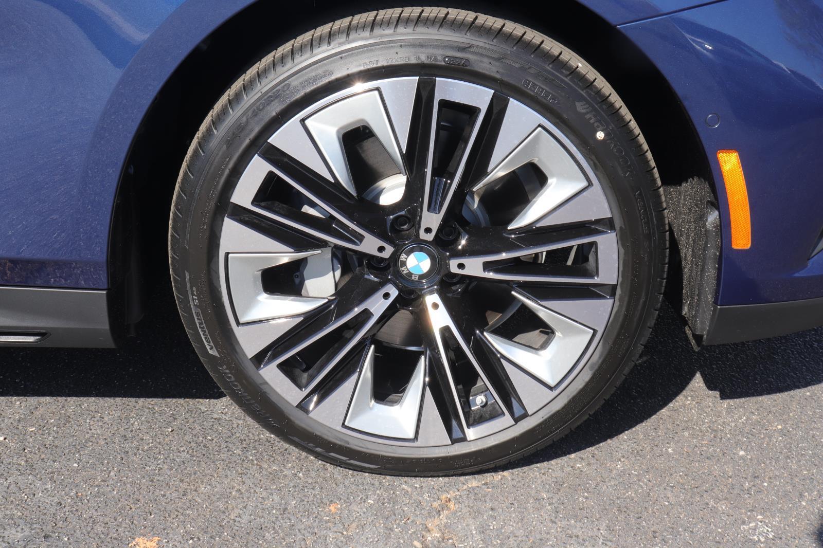 2026 BMW 5 Series 530i - Photo 39