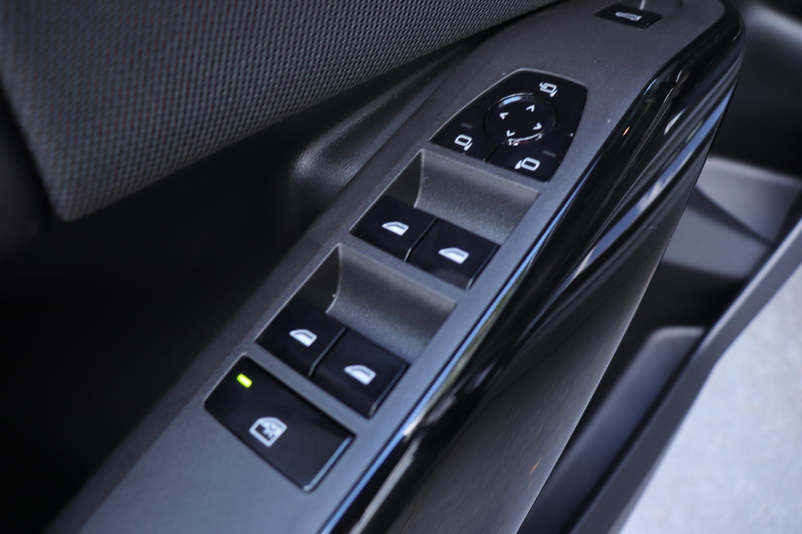 2026 BMW X3 30 - Photo 23