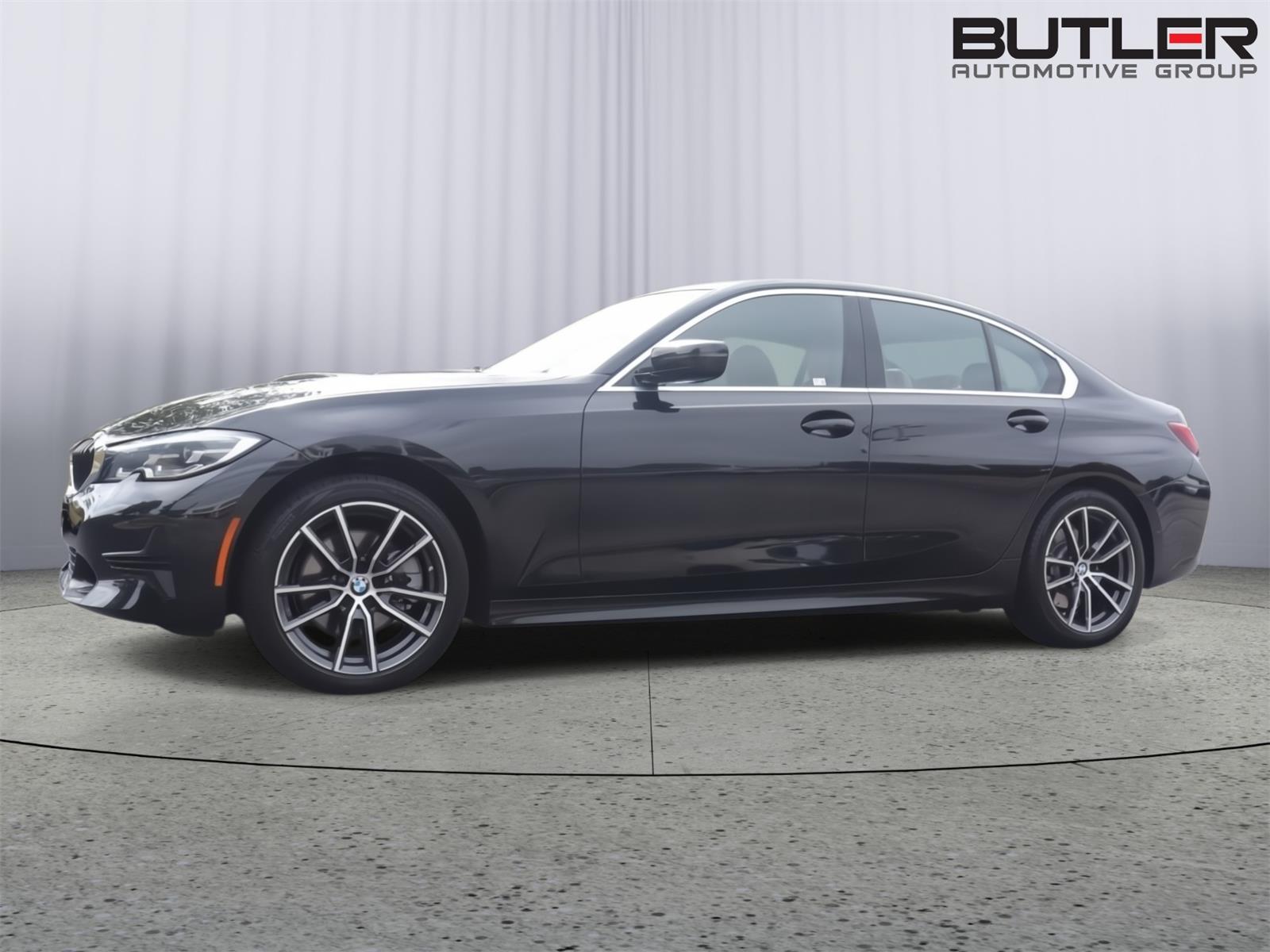 2022 BMW 3 Series 330i Sedan's photo