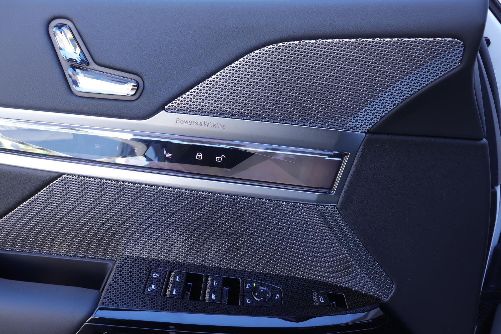2026 BMW 7 Series 760i - Photo 25