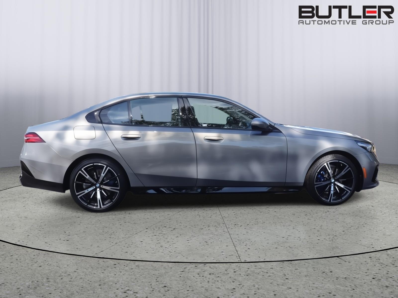 2027 BMW 5 Series 530i - Photo 7