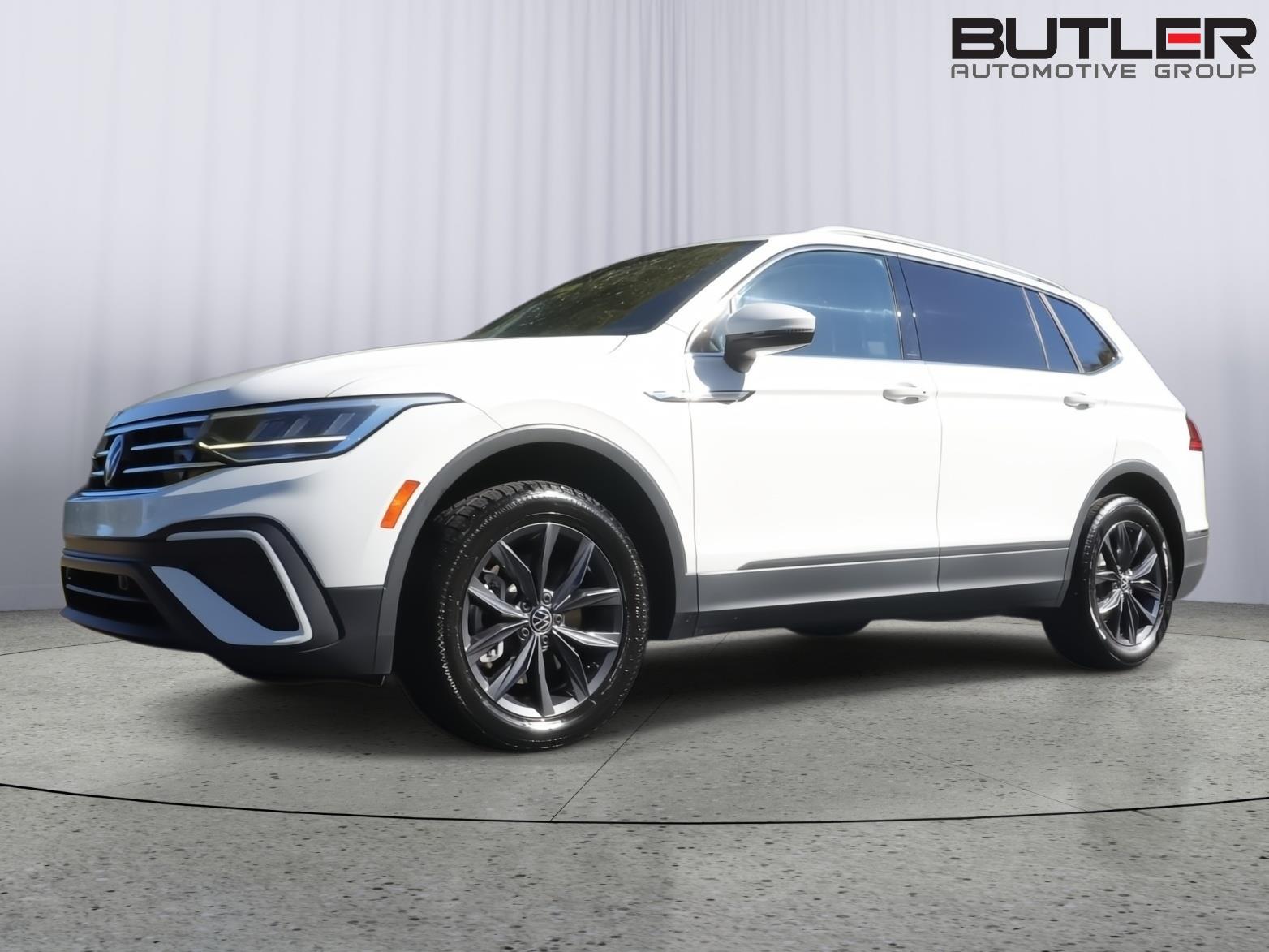 2022 Volkswagen Tiguan SE's photo