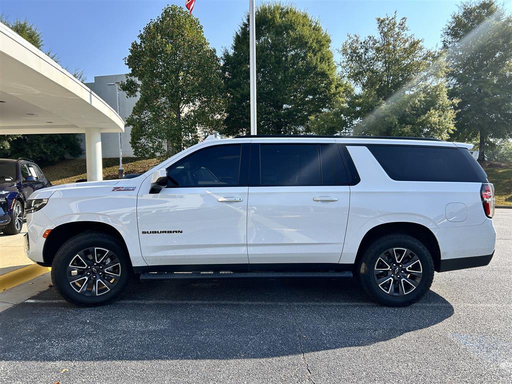 2022 Chevrolet Suburban Z71 photo 2