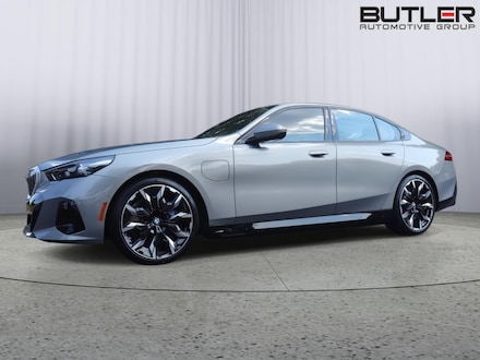 2026 BMW 5 Series 550e xDrive Car